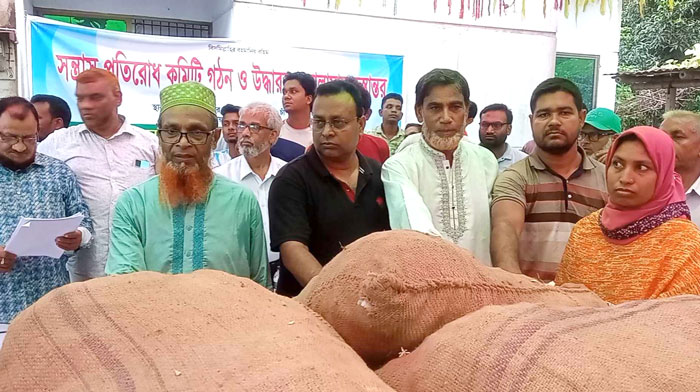 শিবগঞ্জে সন্ত্রাস প্রতিরোধ কমিটি গঠন, লুষ্ঠিত মালামাল হস্তান্তর