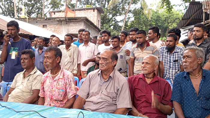 মোহনপুরে মিথ্যা মামলা প্রত্যাহারের দাবিতে সংবাদ সম্মেলন