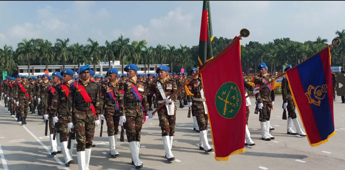 নাটোরের কাদিরাবাদে সেনাবাহিনী প্রধান কুচকাওয়াজ