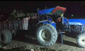 অবৈধভাবে মাটি কাটায় গ্রেপ্তার ২, ট্র‍্যাক্টর ও এস্কেভেটর জব্দ