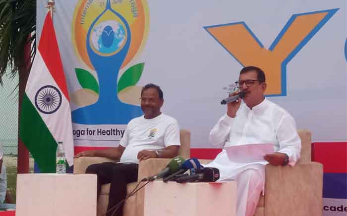 রাজশাহীতে ইন্টারন্যাশনাল ডে অপ ইয়োগায় প্রধান অতিথির বক্তব্য রাখেন ভূমিমন্ত্রী