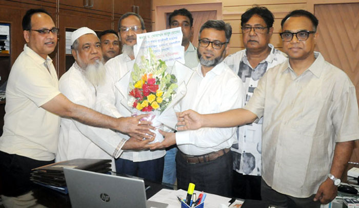 পাওয়ার টিলারে মিলল ২৮৩ বোতল ভারতীয় সিরাপ