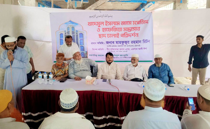 খাদেমুল ইসলাম জামে মসজিদ ও হাফেজিয়া মাদ্রাসার ছাদ ঢালাই কার্যক্রম পরিদর্শনে রাসিক প্রশাসক
